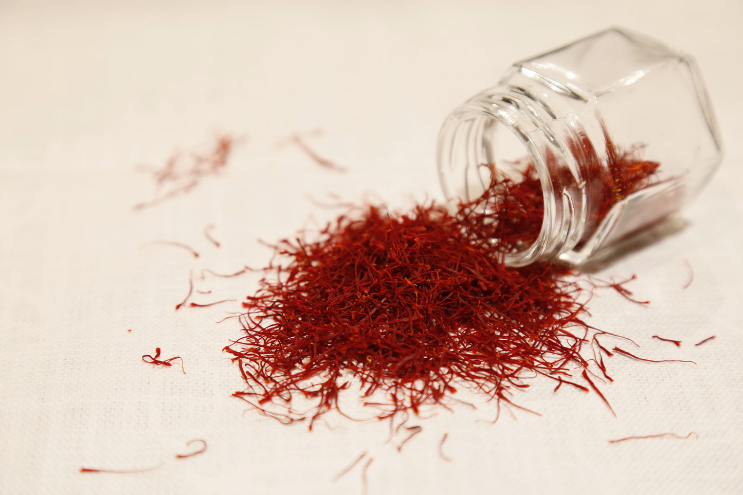 Premium saffron threads - Neguine